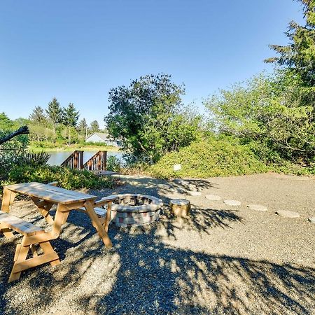 Ocean Shores Retreat With Porch And Canal Views! Kültér fotó
