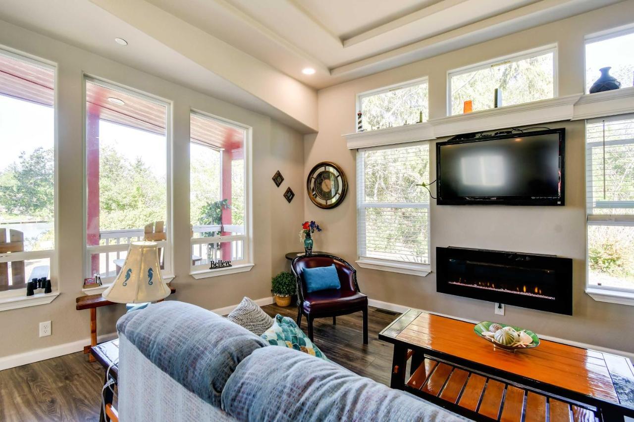 Ocean Shores Retreat With Porch And Canal Views! Kültér fotó