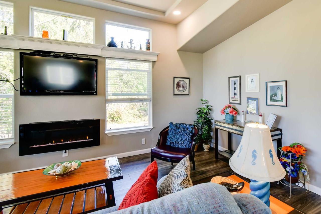 Ocean Shores Retreat With Porch And Canal Views! Kültér fotó