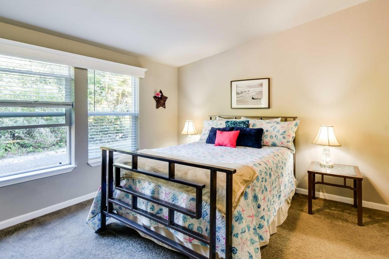 Ocean Shores Retreat With Porch And Canal Views! Kültér fotó