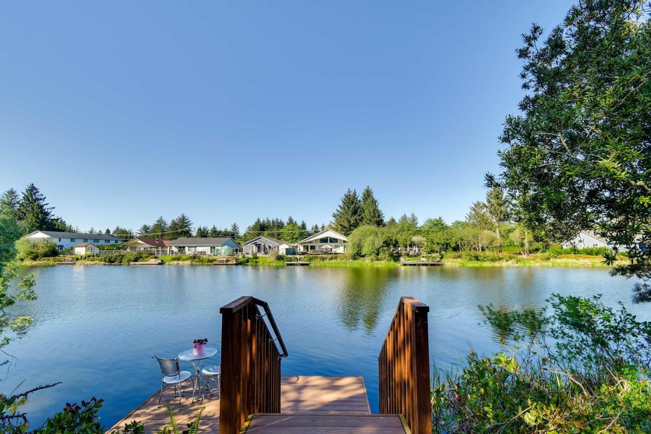 Ocean Shores Retreat With Porch And Canal Views! Kültér fotó
