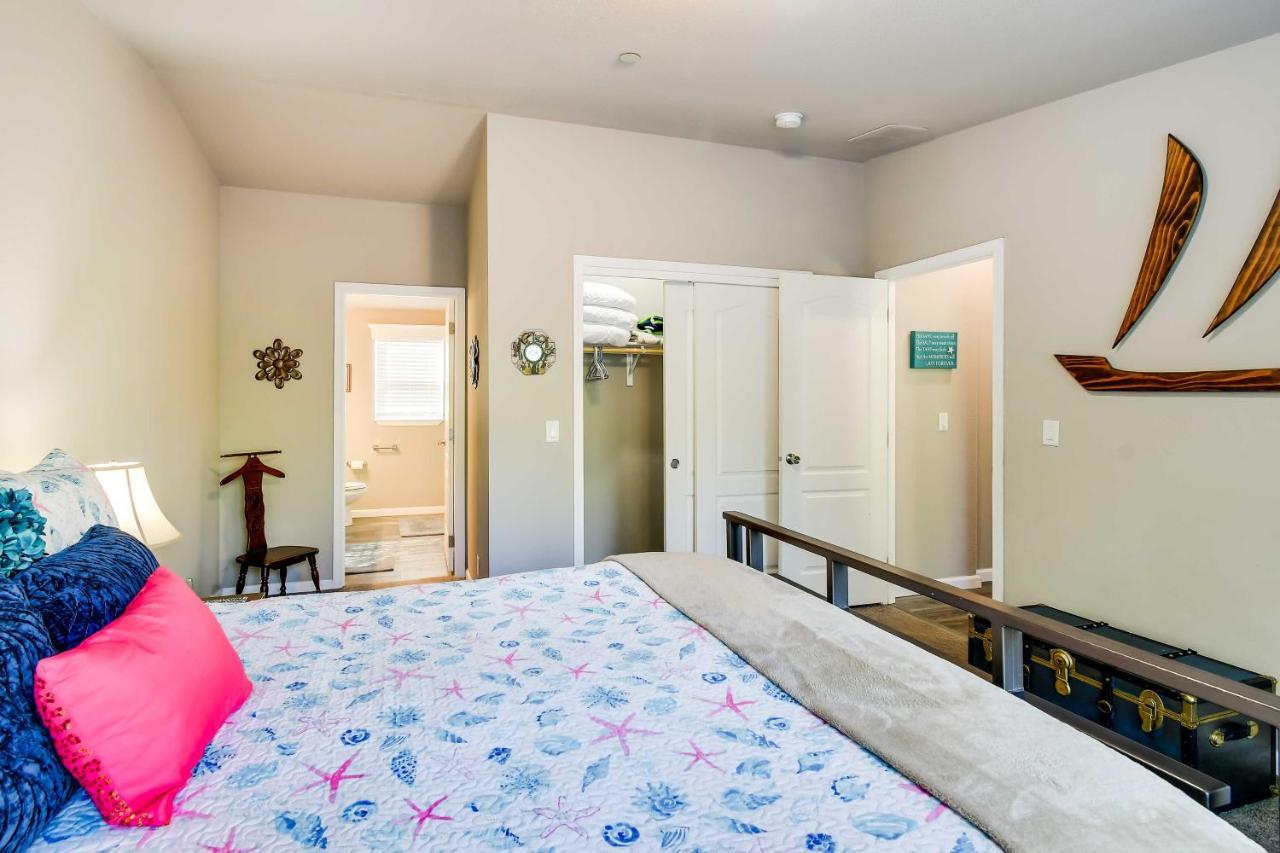 Ocean Shores Retreat With Porch And Canal Views! Kültér fotó